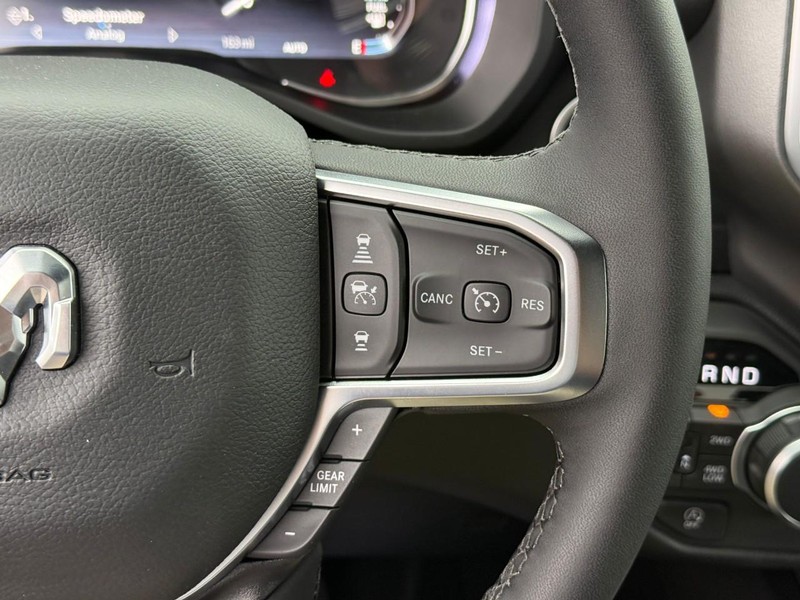 Ram 1500 Vehicle Image 18