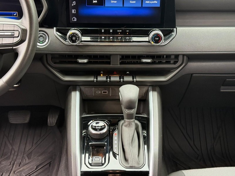 Chevrolet Colorado Vehicle Image 18