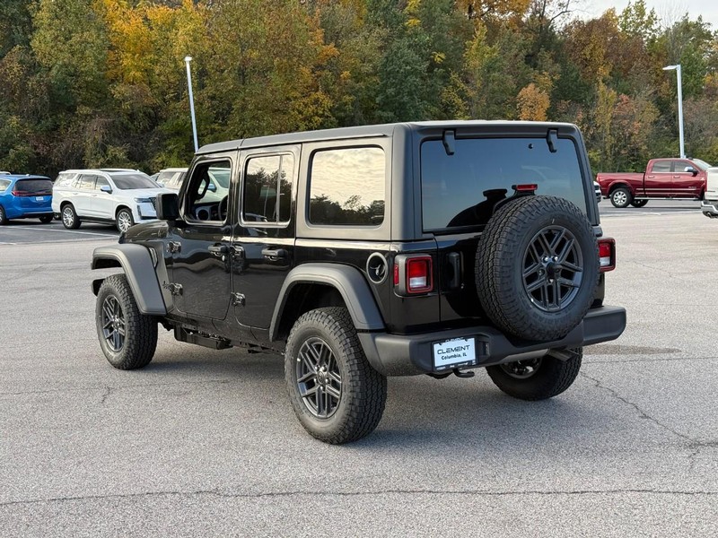 Jeep Wrangler Vehicle Image 04