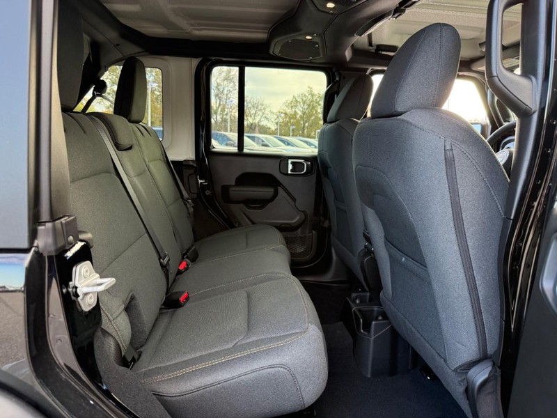 Jeep Wrangler Vehicle Image 07