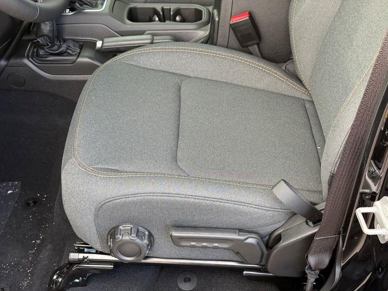 Jeep Wrangler Vehicle Image 14