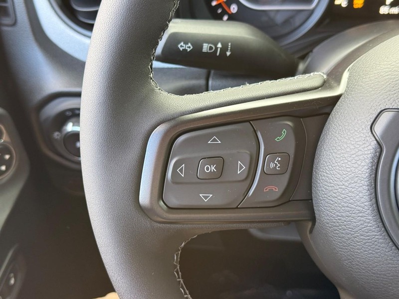 Jeep Wrangler Vehicle Image 16