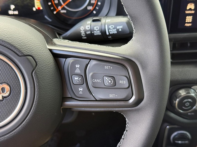 Jeep Wrangler Vehicle Image 17