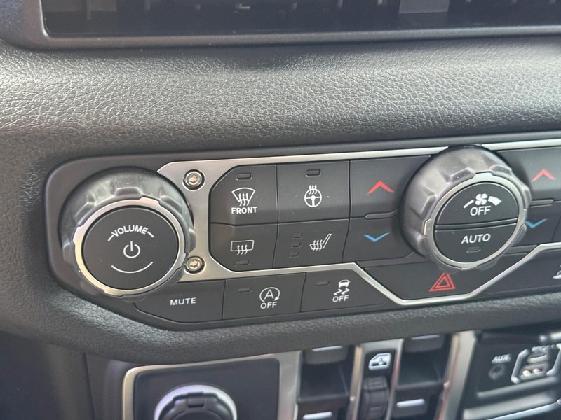 Jeep Wrangler Vehicle Image 19