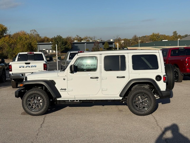 Jeep Wrangler Vehicle Image 03