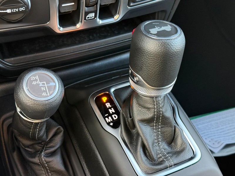 Jeep Wrangler Vehicle Image 19