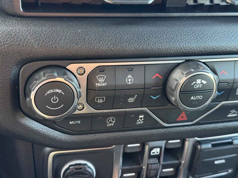 Jeep Wrangler Vehicle Image 20
