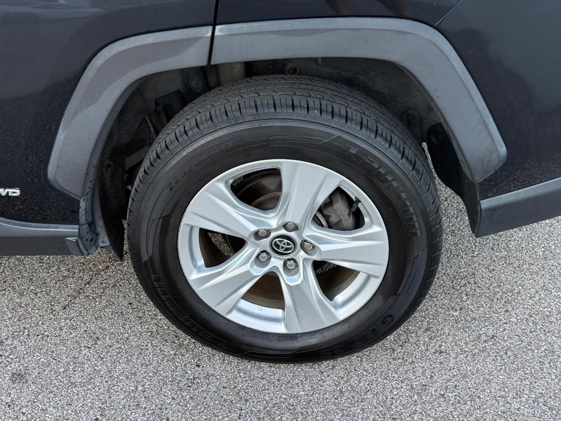 Toyota RAV4 Vehicle Image 05