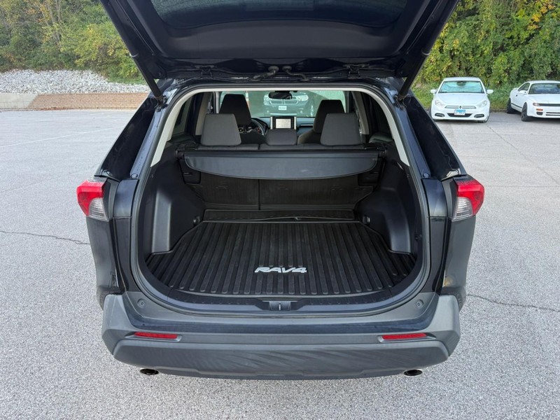 Toyota RAV4 Vehicle Image 08