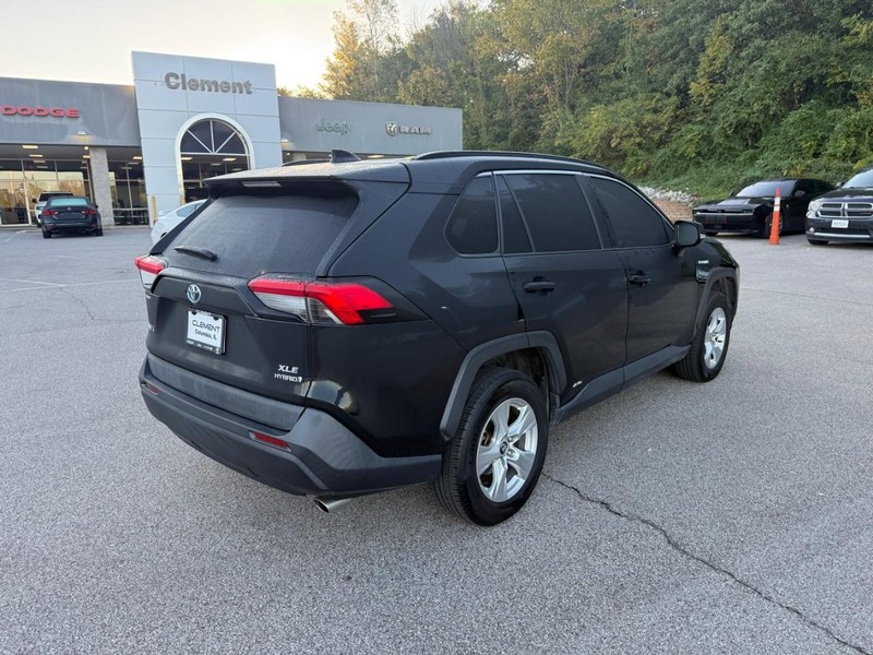 Toyota RAV4 Vehicle Image 11