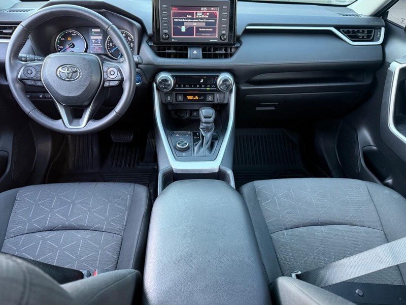 Toyota RAV4 Vehicle Image 15