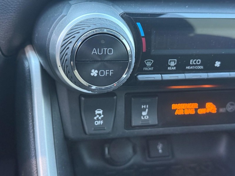 Toyota RAV4 Vehicle Image 26