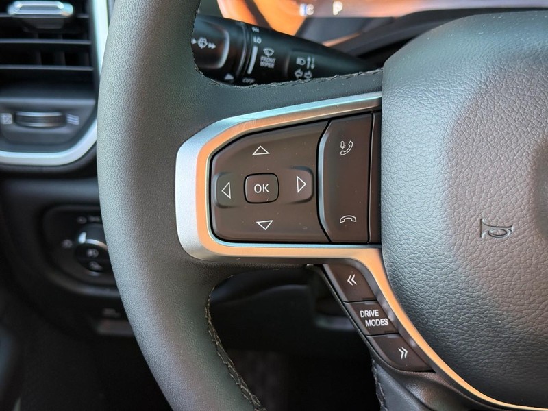 Ram 1500 Vehicle Image 16