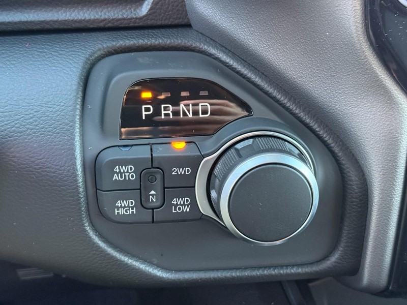 Ram 1500 Vehicle Image 18