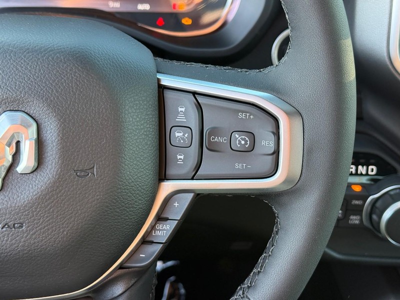Ram 1500 Vehicle Image 17