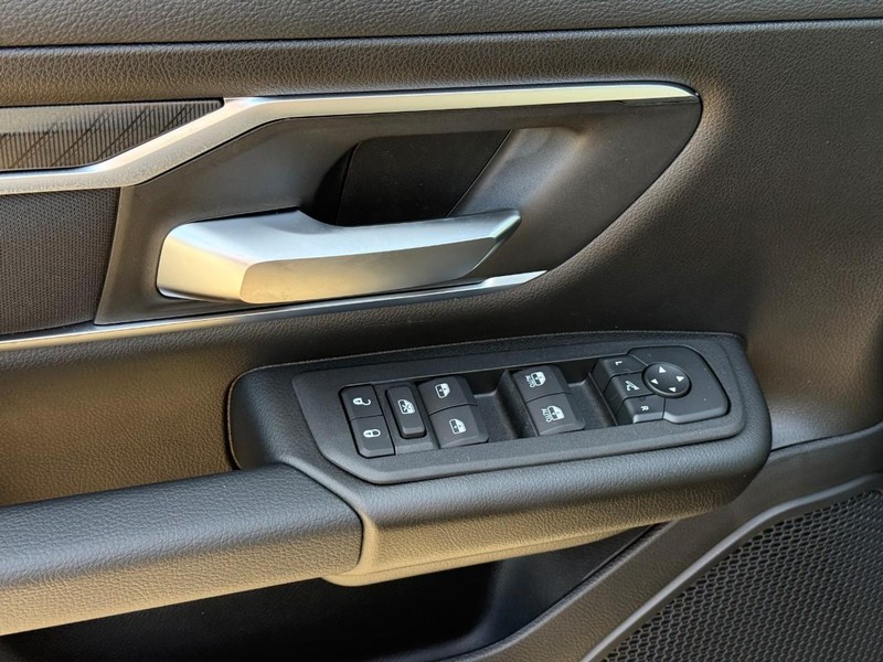 Ram 1500 Vehicle Image 13