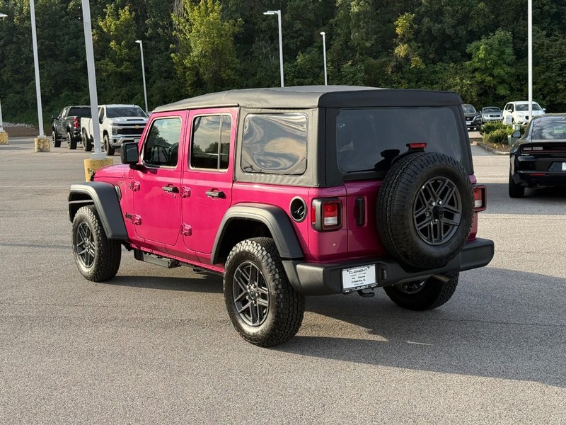 Jeep Wrangler Vehicle Image 04