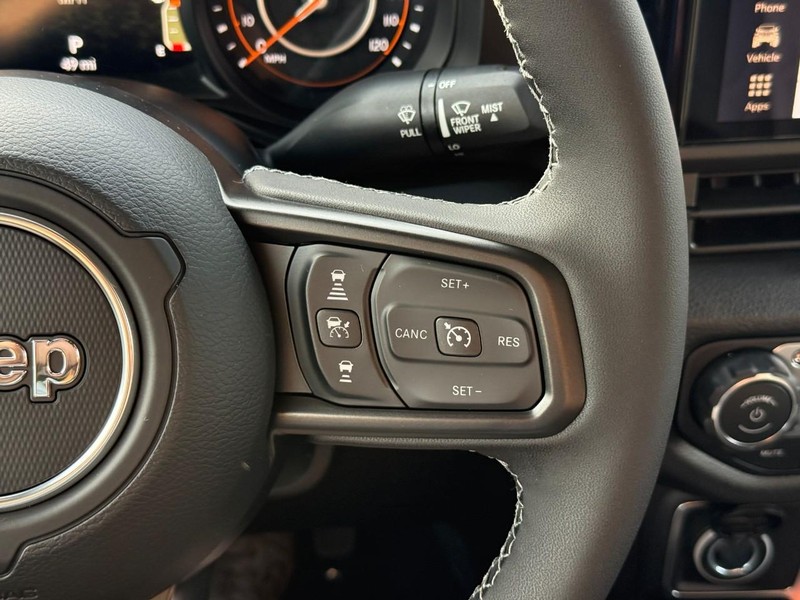 Jeep Wrangler Vehicle Image 17