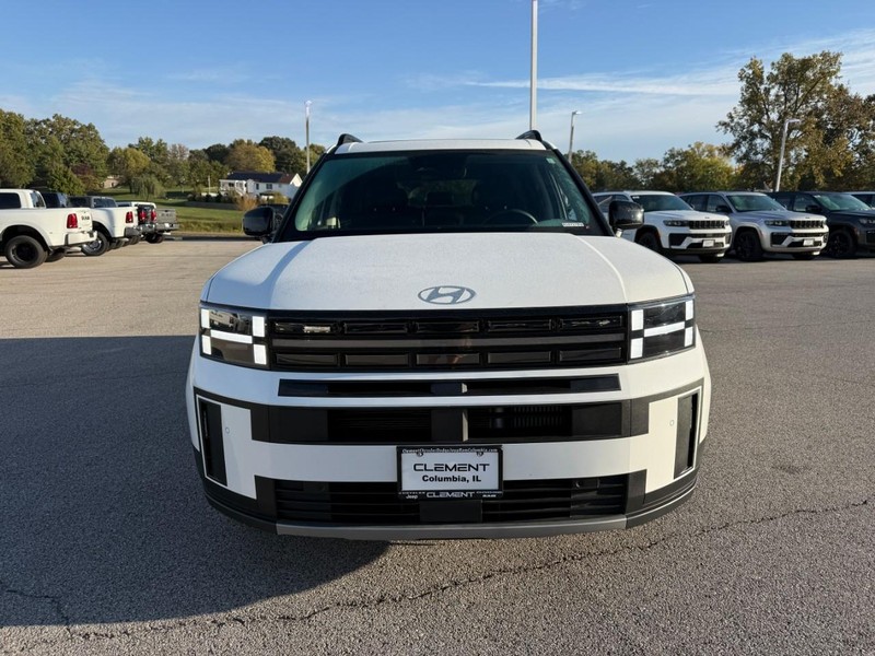 Hyundai Santa Fe Vehicle Image 11