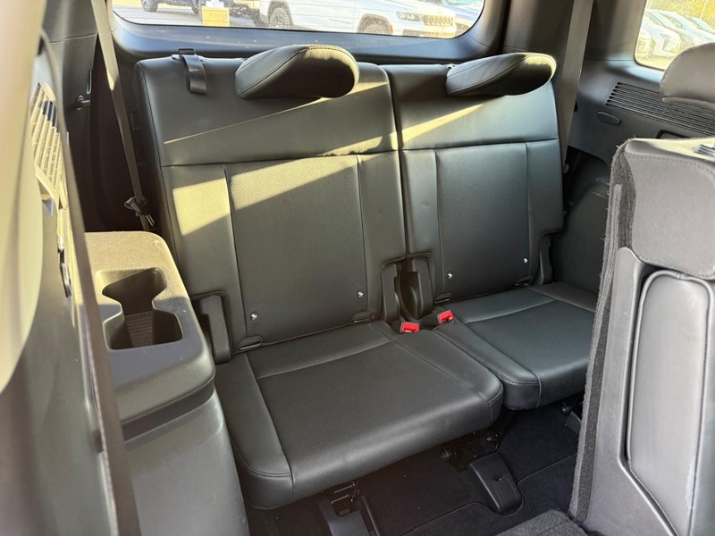 Hyundai Santa Fe Vehicle Image 13