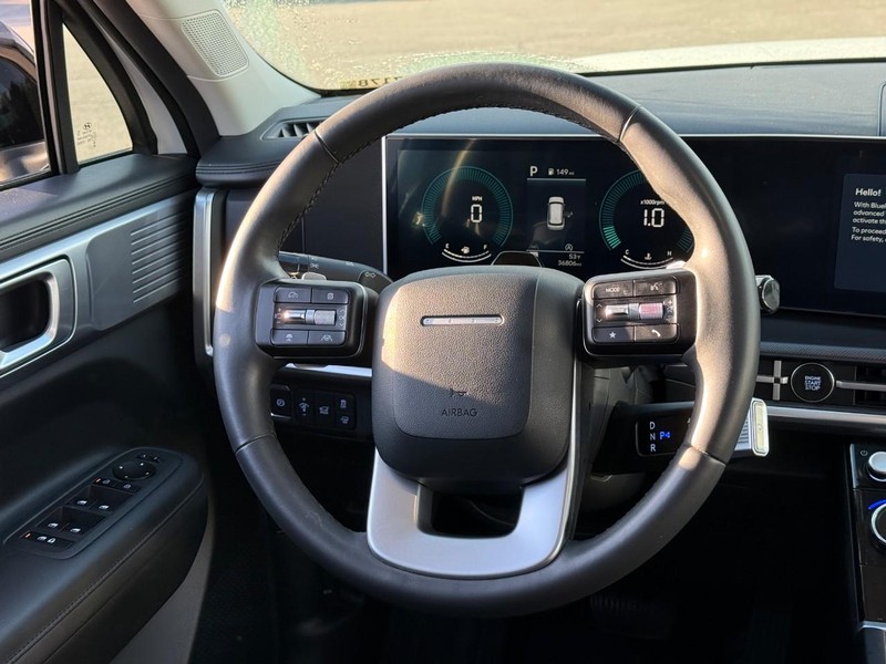 Hyundai Santa Fe Vehicle Image 15
