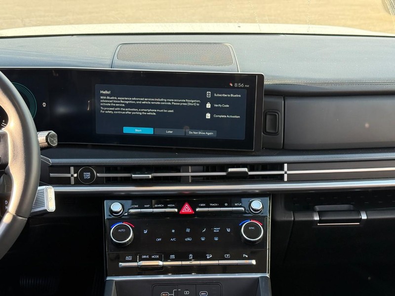 Hyundai Santa Fe Vehicle Image 16