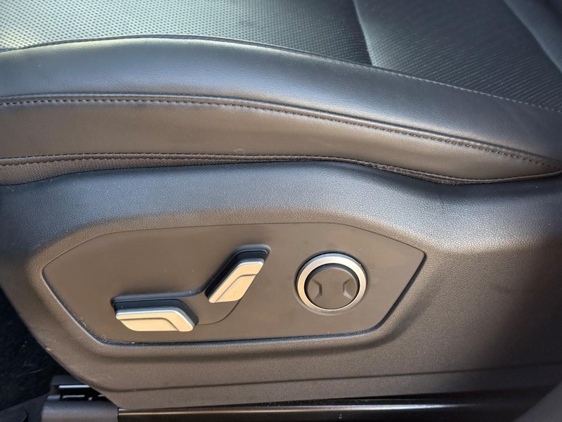 Hyundai Santa Fe Vehicle Image 20