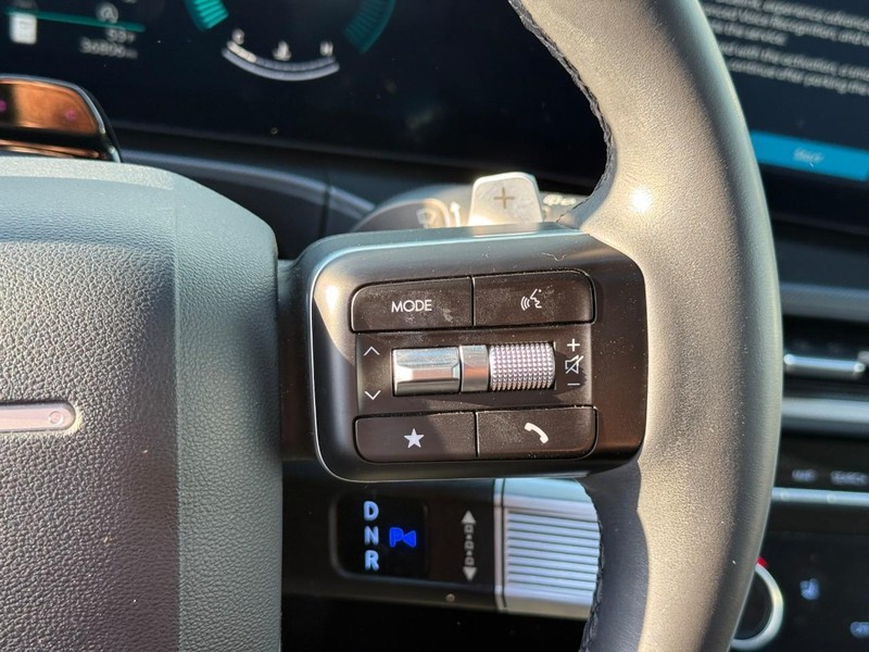 Hyundai Santa Fe Vehicle Image 22