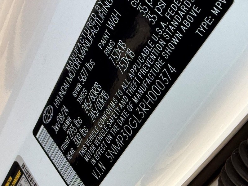 Hyundai Santa Fe Vehicle Image 26