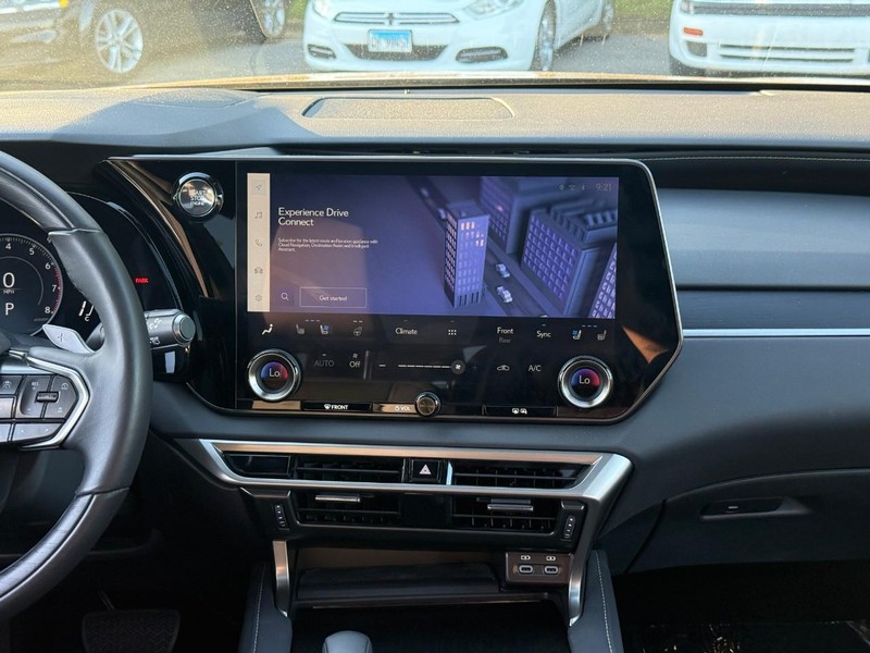 Lexus RX Vehicle Image 16