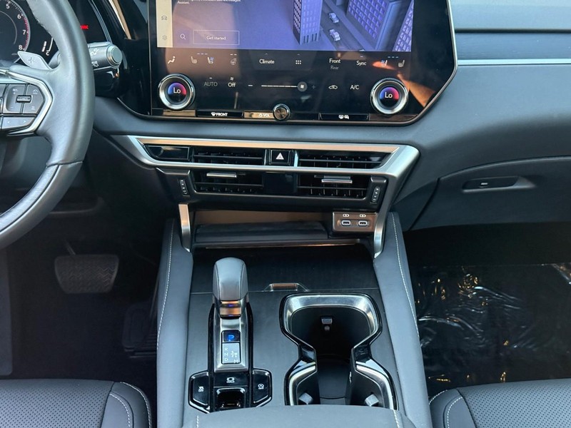Lexus RX Vehicle Image 17