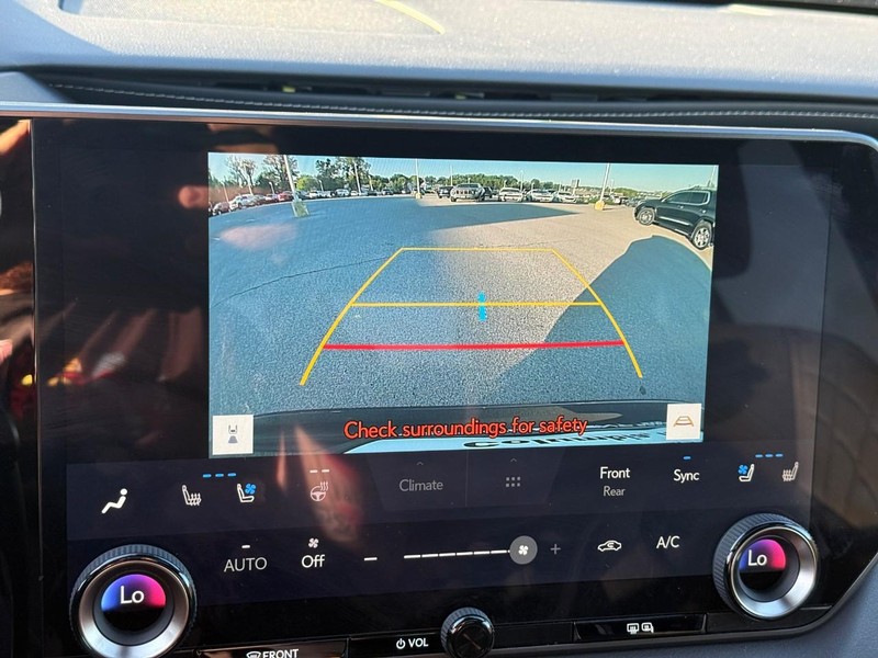 Lexus RX Vehicle Image 25