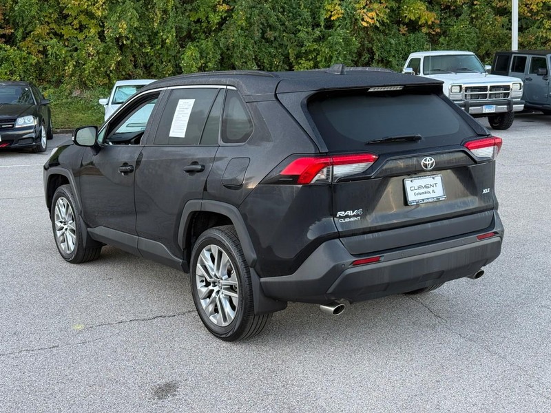 Toyota RAV4 Vehicle Image 04