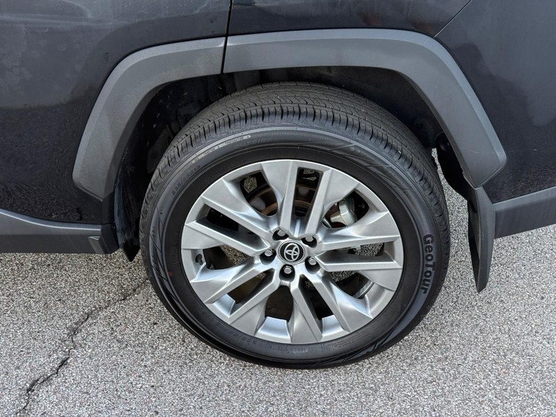 Toyota RAV4 Vehicle Image 05