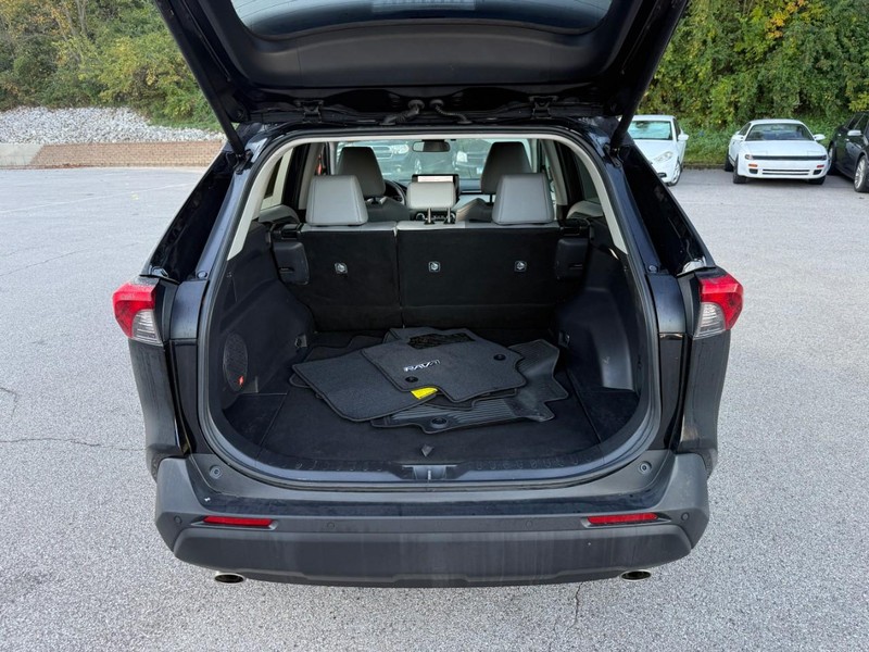 Toyota RAV4 Vehicle Image 08