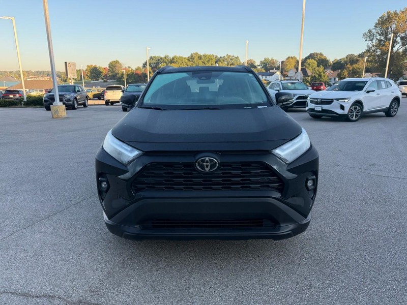 Toyota RAV4 Vehicle Image 13