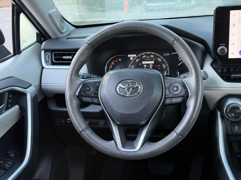 Toyota RAV4 Vehicle Image 16