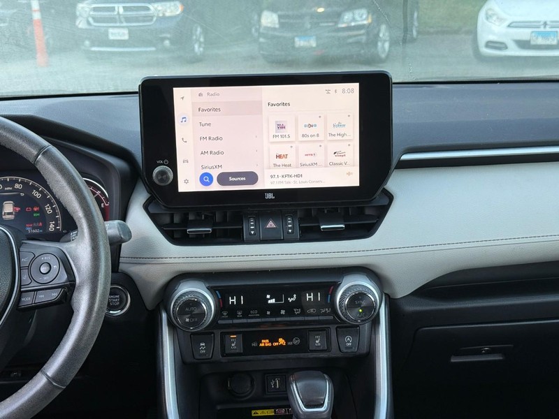 Toyota RAV4 Vehicle Image 17