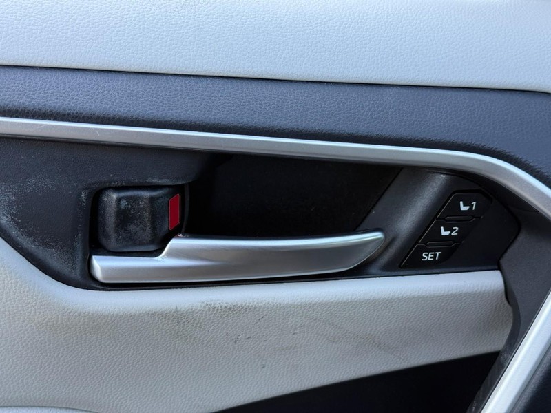 Toyota RAV4 Vehicle Image 20