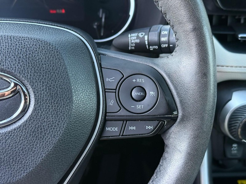 Toyota RAV4 Vehicle Image 24