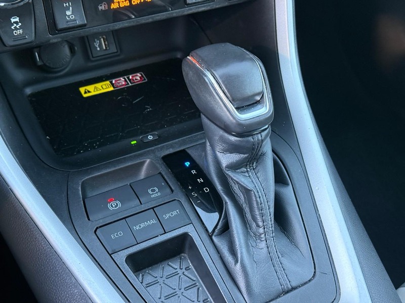 Toyota RAV4 Vehicle Image 25