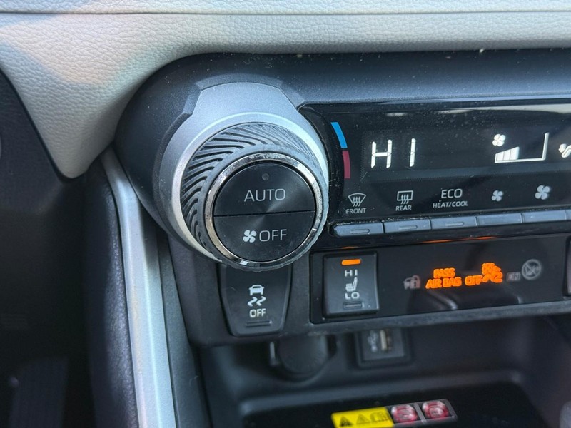 Toyota RAV4 Vehicle Image 26