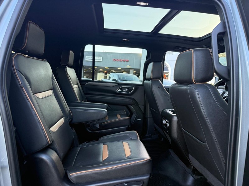 GMC Yukon XL Vehicle Image 14