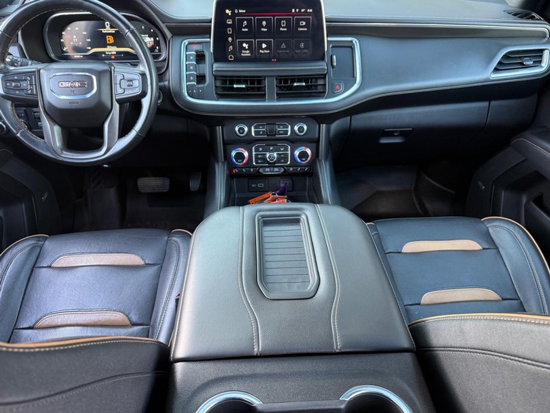 GMC Yukon XL Vehicle Image 16