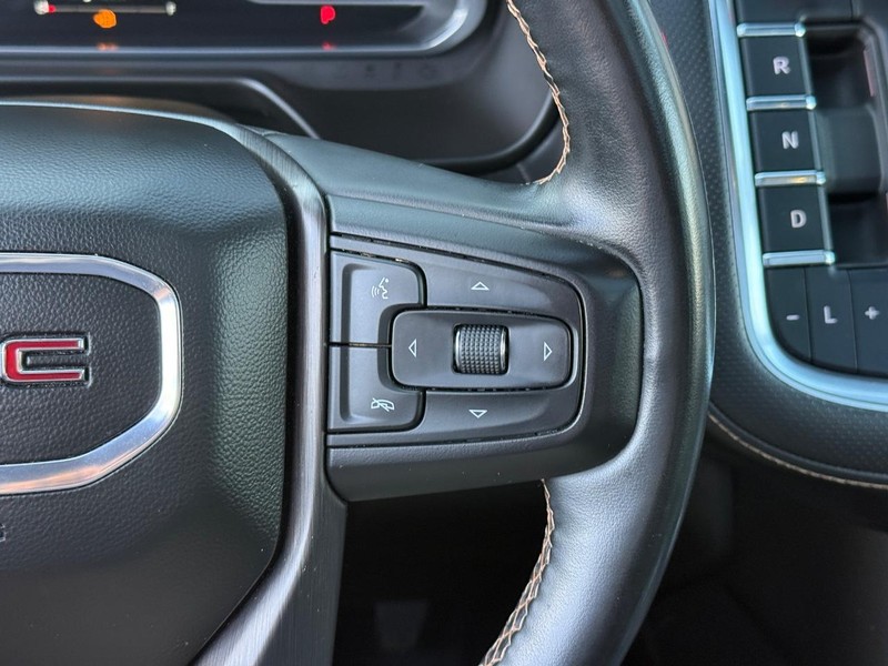 GMC Yukon XL Vehicle Image 26