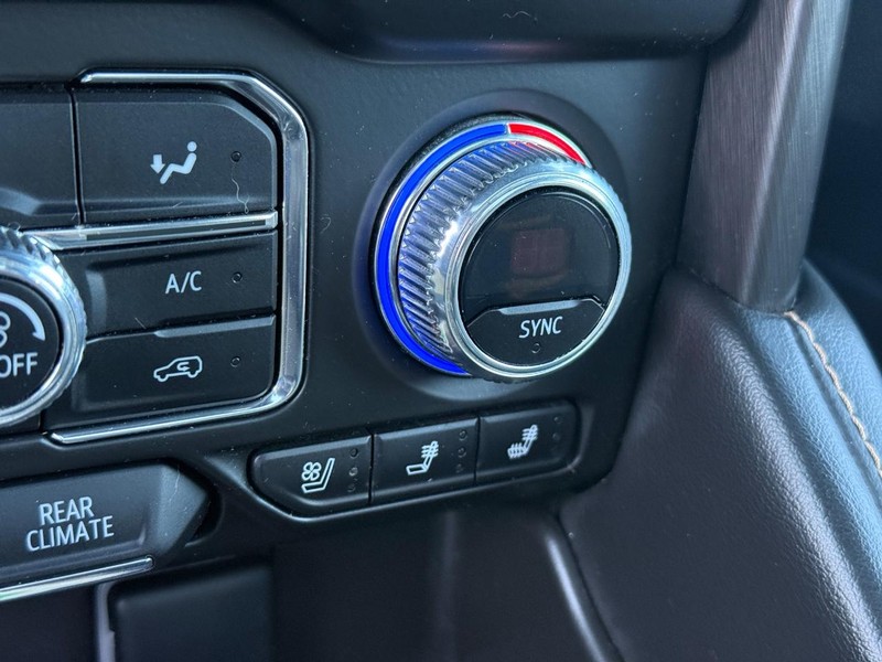 GMC Yukon XL Vehicle Image 28