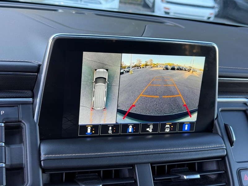 GMC Yukon XL Vehicle Image 29