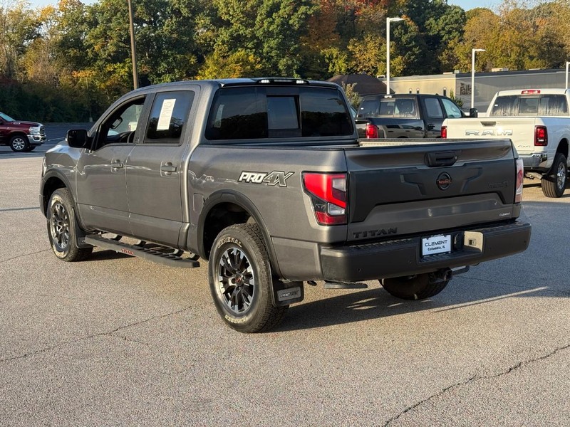 Nissan Titan Vehicle Image 04