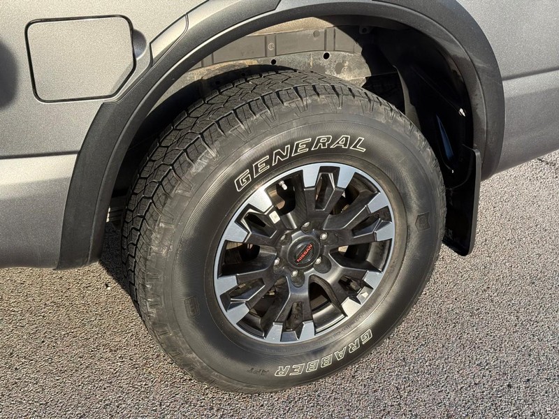 Nissan Titan Vehicle Image 05