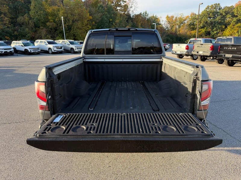Nissan Titan Vehicle Image 07